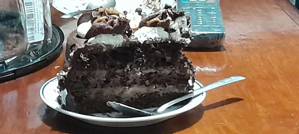 Mi Cumpleaños 2023 Trabajos y muchas sueños por cumplir 2 pastel de chocolate